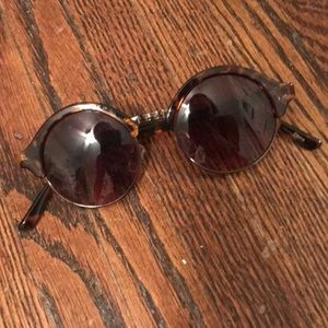 Round Tortoise Shell Sunglasses